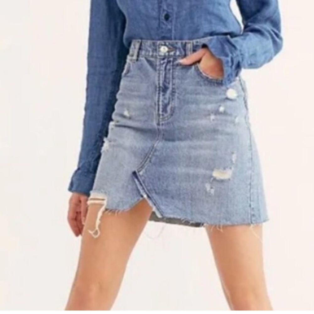 Free People Boho Hallie Distressed Button Fly Denim Mini Skirt 24